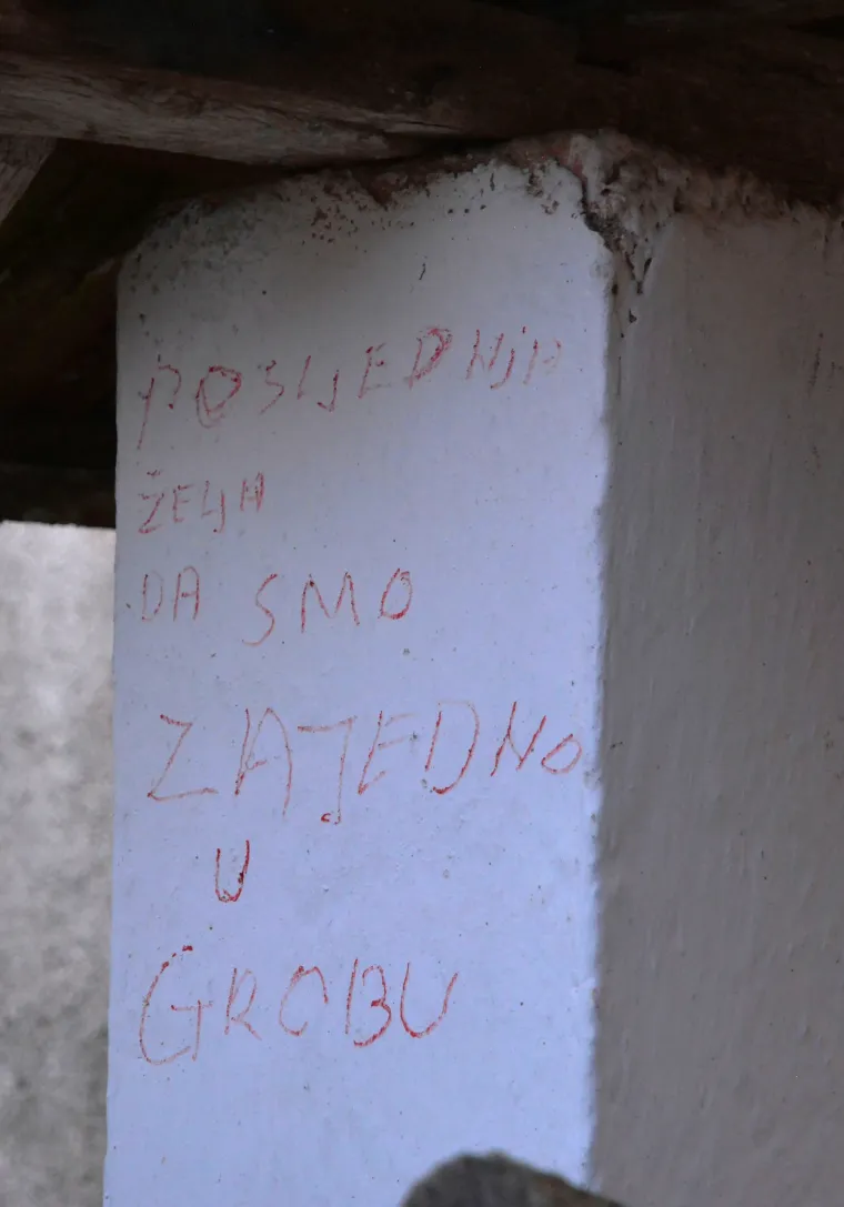 Užas kod Lipika: majka sedmero djece ubijena i zapaljena u kući, ubojica uhićen, skrivao se po &scaron;umi