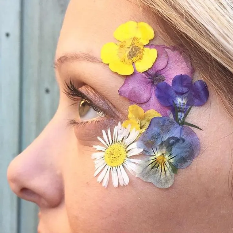 Od livade do lica: cvijeće je ovog proljeća i nakit i &scaron;minka