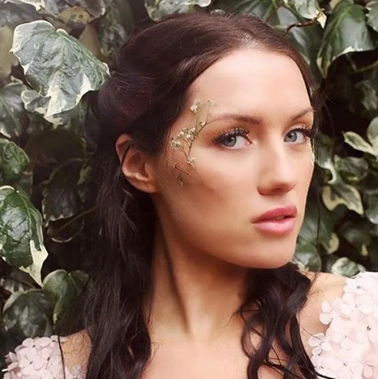 Od livade do lica: cvijeće je ovog proljeća i nakit i &scaron;minka