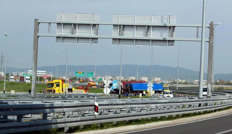 Prometna nesreća teretnog kamiona na čvoru Veliko Polje