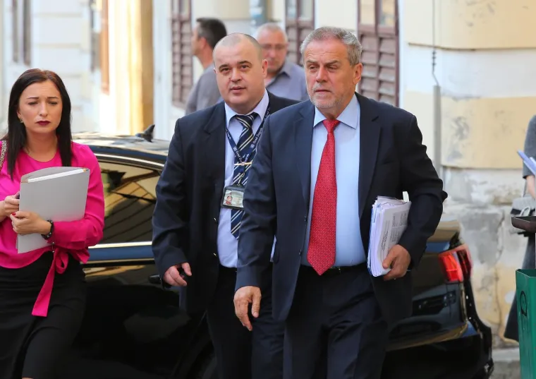 U Zagrebu održan prosvjed uoči sjednice Gradske skup&scaron;tine zbog spornog plana gospodarenja otpadom