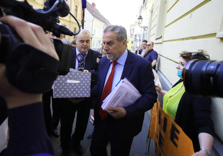 U Zagrebu održan prosvjed uoči sjednice Gradske skup&scaron;tine zbog spornog plana gospodarenja otpadom