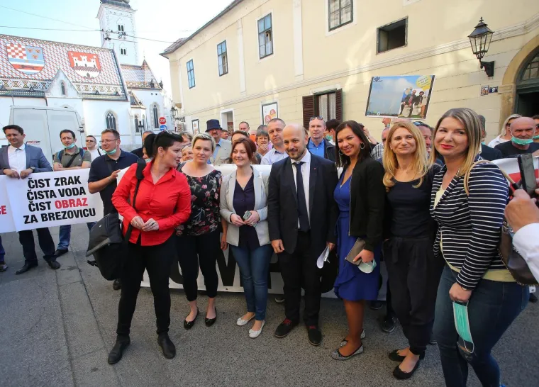 U Zagrebu održan prosvjed uoči sjednice Gradske skup&scaron;tine zbog spornog plana gospodarenja otpadom