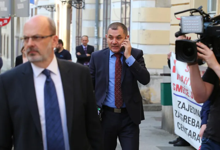 U Zagrebu održan prosvjed uoči sjednice Gradske skup&scaron;tine zbog spornog plana gospodarenja otpadom