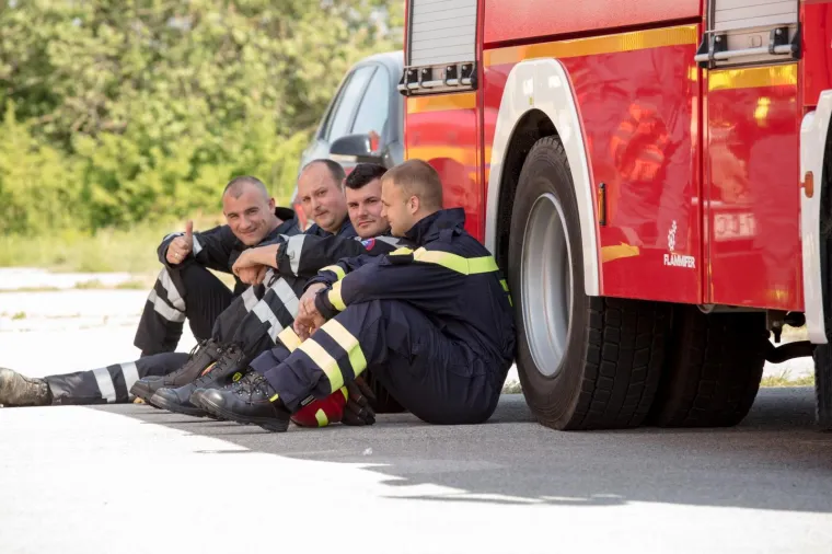 Vježba desantiranja iz helikoptera državnih interventnih vatrogasnih postrojbi