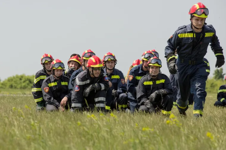 Vježba desantiranja iz helikoptera državnih interventnih vatrogasnih postrojbi
