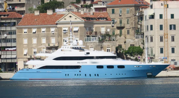 Otvorena sezona: luksuzne jahte privezane u splitskoj luci čekaju svoje putnike
