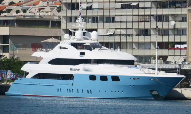 Otvorena sezona: luksuzne jahte privezane u splitskoj luci čekaju svoje putnike