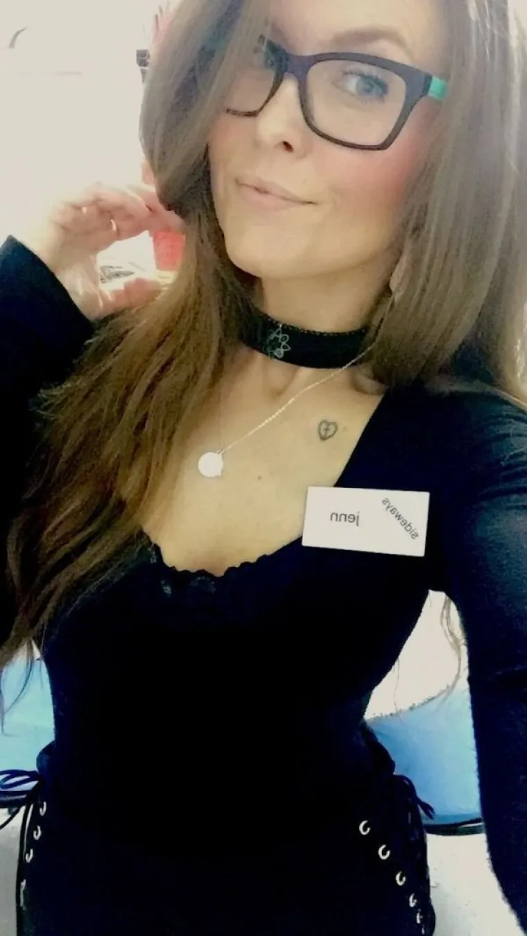 STIGLO SUNCE PA SE KOLEGICE MALO OPUSTILE: Dodu&scaron;e, ni +40 ne bi opravdao ovakav dress code