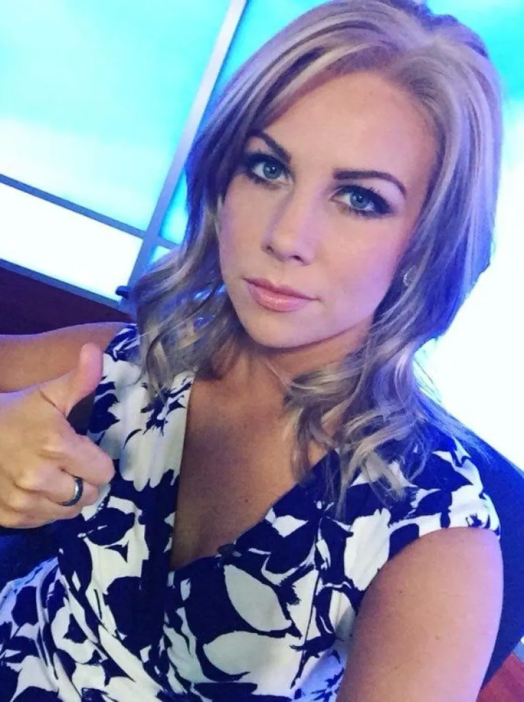 STIGLO SUNCE PA SE KOLEGICE MALO OPUSTILE: Dodu&scaron;e, ni +40 ne bi opravdao ovakav dress code