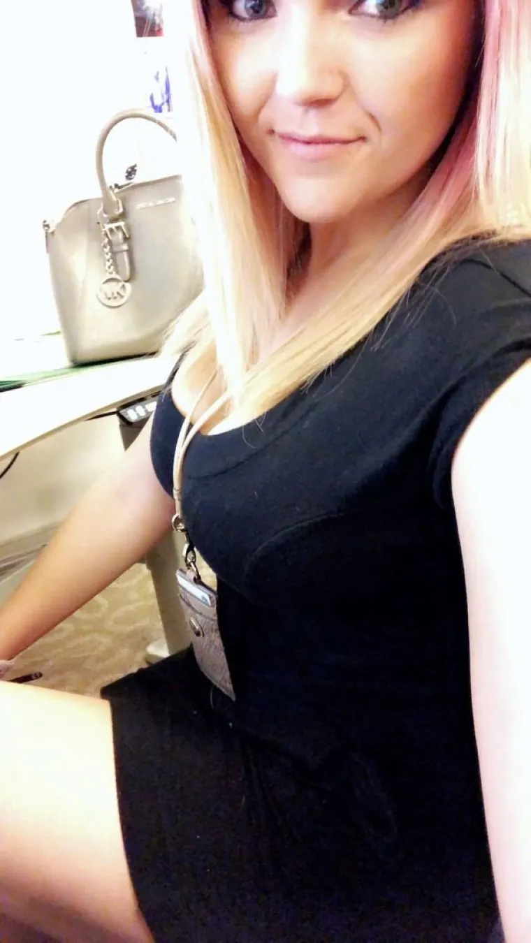 STIGLO SUNCE PA SE KOLEGICE MALO OPUSTILE: Dodu&scaron;e, ni +40 ne bi opravdao ovakav dress code