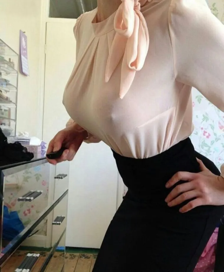 STIGLO SUNCE PA SE KOLEGICE MALO OPUSTILE: Dodu&scaron;e, ni +40 ne bi opravdao ovakav dress code