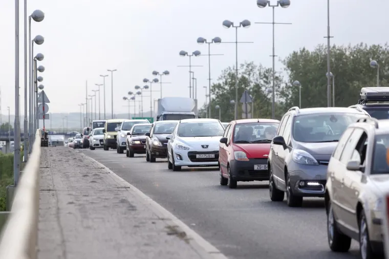 Nesvakidašnja nesreća na Jankomirskom mostu u Zagrebu