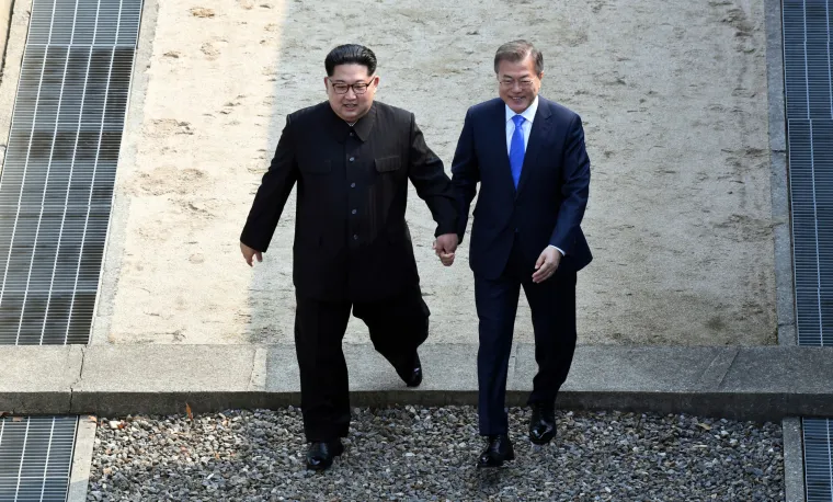 Povijesni trenutak prelaska linije razdvajanja dviju Koreja obilježilo i Kimovo osiguranje