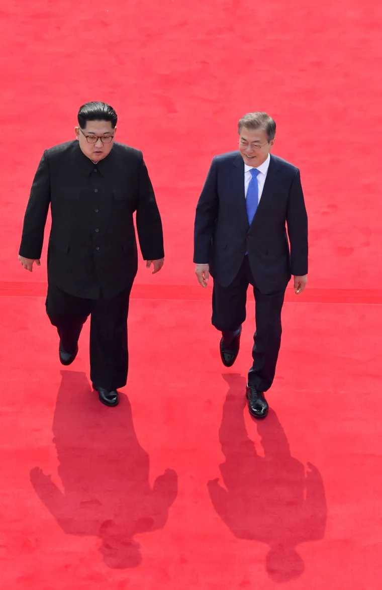 Povijesni trenutak prelaska linije razdvajanja dviju Koreja obilježilo i Kimovo osiguranje