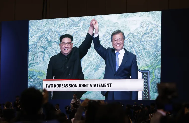 Povijesni trenutak prelaska linije razdvajanja dviju Koreja obilježilo i Kimovo osiguranje
