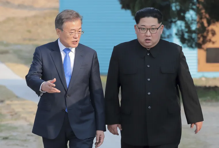 Povijesni trenutak prelaska linije razdvajanja dviju Koreja obilježilo i Kimovo osiguranje