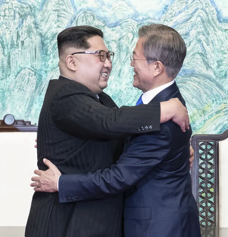 Povijesni trenutak prelaska linije razdvajanja dviju Koreja obilježilo i Kimovo osiguranje