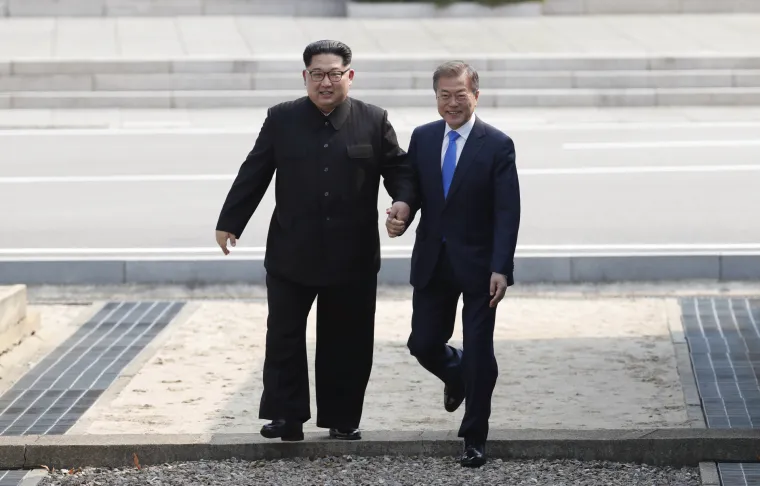 Povijesni trenutak prelaska linije razdvajanja dviju Koreja obilježilo i Kimovo osiguranje