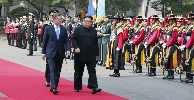 Povijesni trenutak prelaska linije razdvajanja dviju Koreja obilježilo i Kimovo osiguranje