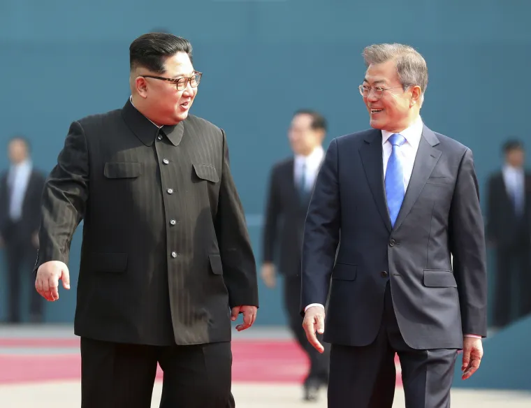 Povijesni trenutak prelaska linije razdvajanja dviju Koreja obilježilo i Kimovo osiguranje