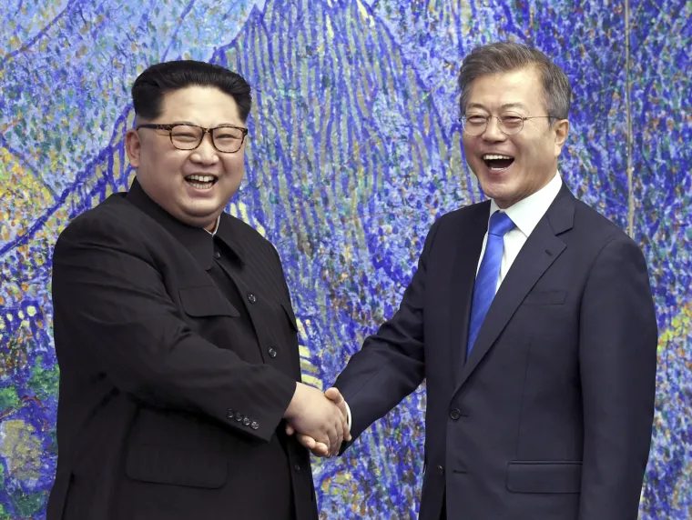 Povijesni trenutak prelaska linije razdvajanja dviju Koreja obilježilo i Kimovo osiguranje