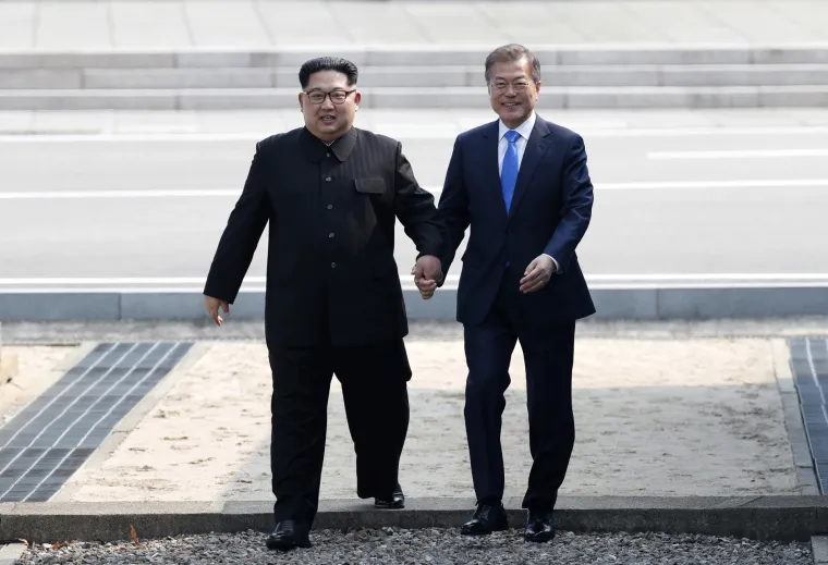 Povijesni trenutak prelaska linije razdvajanja dviju Koreja obilježilo i Kimovo osiguranje