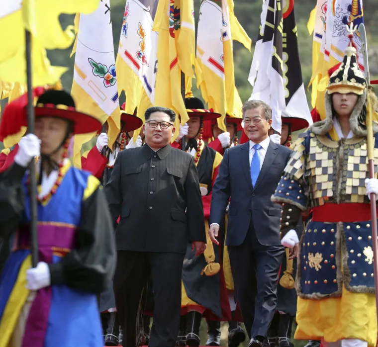 Povijesni trenutak prelaska linije razdvajanja dviju Koreja obilježilo i Kimovo osiguranje