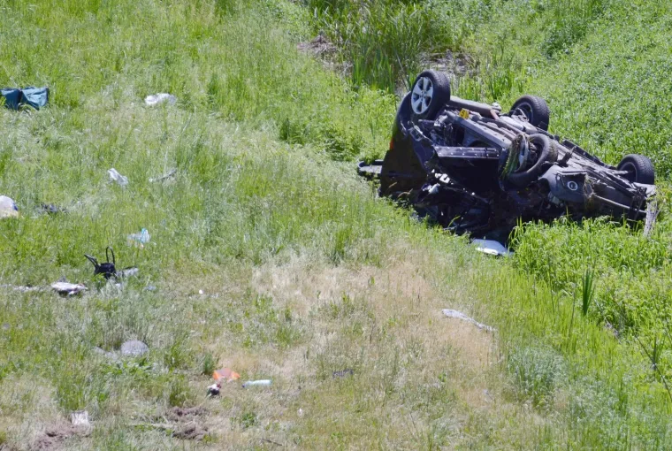 U te&scaron;koj prometnoj nesreći kod Popovače poginula jedna osoba, a dvije su ozlijeđene