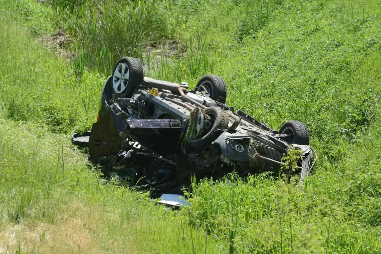 U te&scaron;koj prometnoj nesreći kod Popovače poginula jedna osoba, a dvije su ozlijeđene