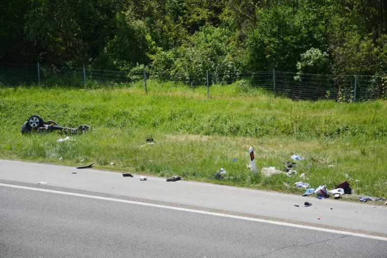 U te&scaron;koj prometnoj nesreći kod Popovače poginula jedna osoba, a dvije su ozlijeđene