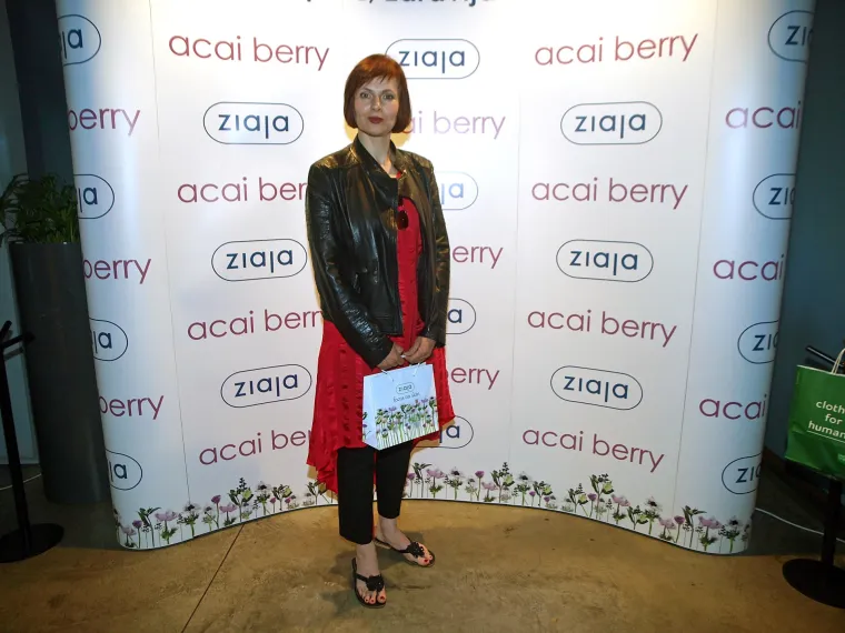 RENATA SOPEK POKAZALA NOGE, A LUCIJA LUGOMER LJUBIMCA: Zaručena Lana ne skida osmijeh s lica