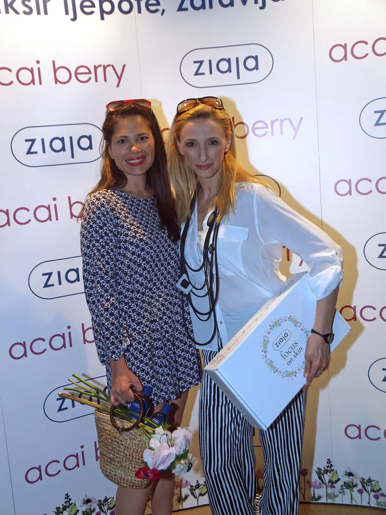 RENATA SOPEK POKAZALA NOGE, A LUCIJA LUGOMER LJUBIMCA: Zaručena Lana ne skida osmijeh s lica