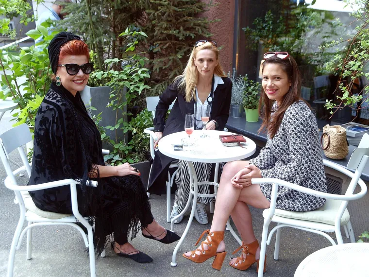 RENATA SOPEK POKAZALA NOGE, A LUCIJA LUGOMER LJUBIMCA: Zaručena Lana ne skida osmijeh s lica