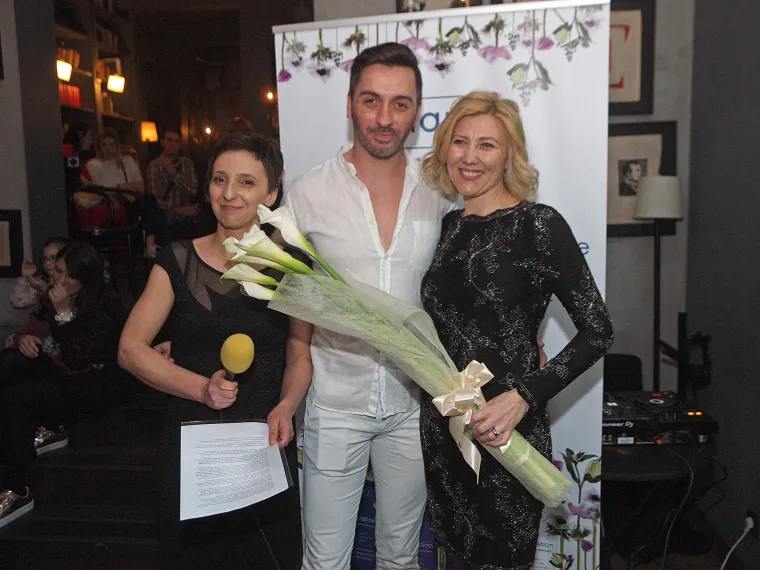 RENATA SOPEK POKAZALA NOGE, A LUCIJA LUGOMER LJUBIMCA: Zaručena Lana ne skida osmijeh s lica