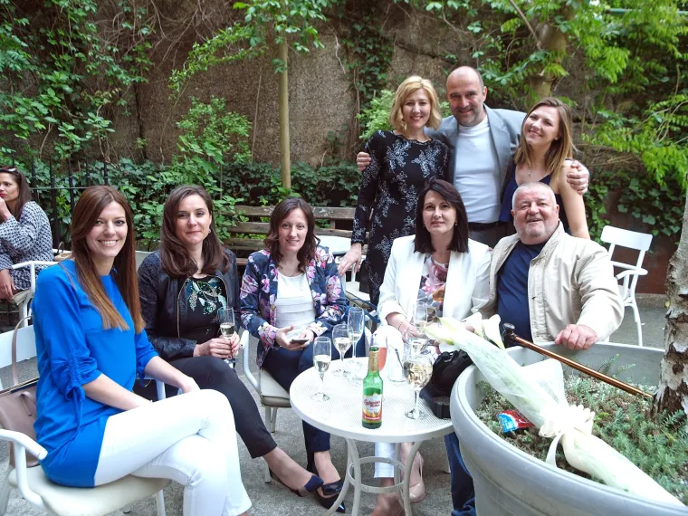 RENATA SOPEK POKAZALA NOGE, A LUCIJA LUGOMER LJUBIMCA: Zaručena Lana ne skida osmijeh s lica