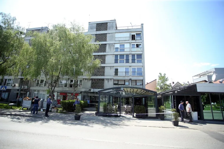 NAPADAČ NA MOTORU PUCAO NA GOSTA KAFIĆA: Hitna je odvezla ranjenog mu&scaron;karca iz kafića na zagrebačkoj Tre&scaron;njevci