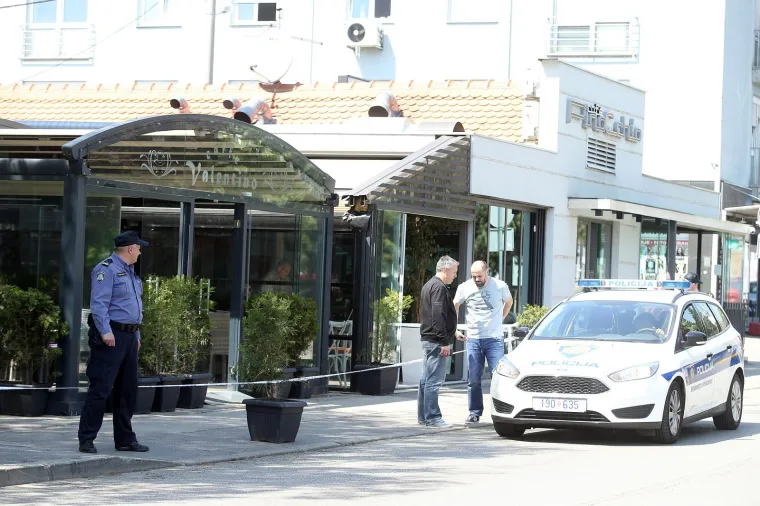 NAPADAČ NA MOTORU PUCAO NA GOSTA KAFIĆA: Hitna je odvezla ranjenog mu&scaron;karca iz kafića na zagrebačkoj Tre&scaron;njevci