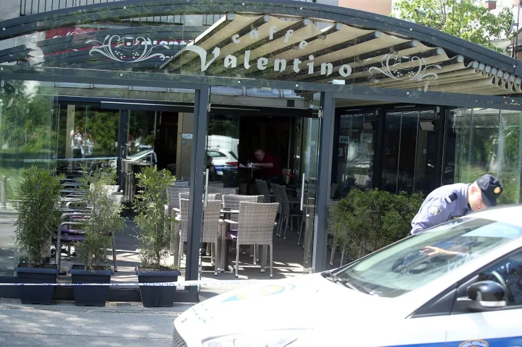NAPADAČ NA MOTORU PUCAO NA GOSTA KAFIĆA: Hitna je odvezla ranjenog mu&scaron;karca iz kafića na zagrebačkoj Tre&scaron;njevci