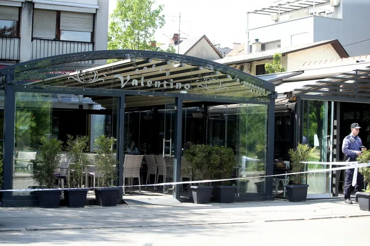 NAPADAČ NA MOTORU PUCAO NA GOSTA KAFIĆA: Hitna je odvezla ranjenog mu&scaron;karca iz kafića na zagrebačkoj Tre&scaron;njevci