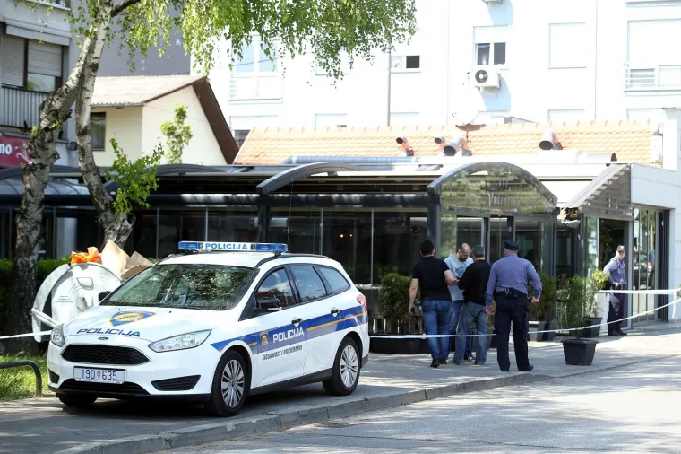 NAPADAČ NA MOTORU PUCAO NA GOSTA KAFIĆA: Hitna je odvezla ranjenog mu&scaron;karca iz kafića na zagrebačkoj Tre&scaron;njevci