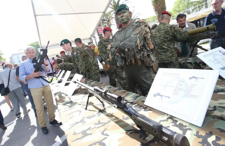 Vojna tehnika i naoružanje predstavljeni Splićanima na rivi