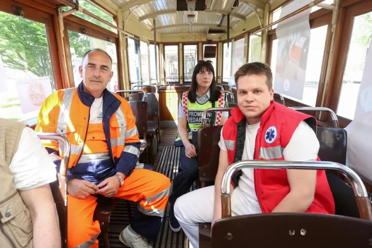 Zagrepčani se provozali povijesnim tramvajem povodom Nacionalnog dana za&scaron;tite na radu