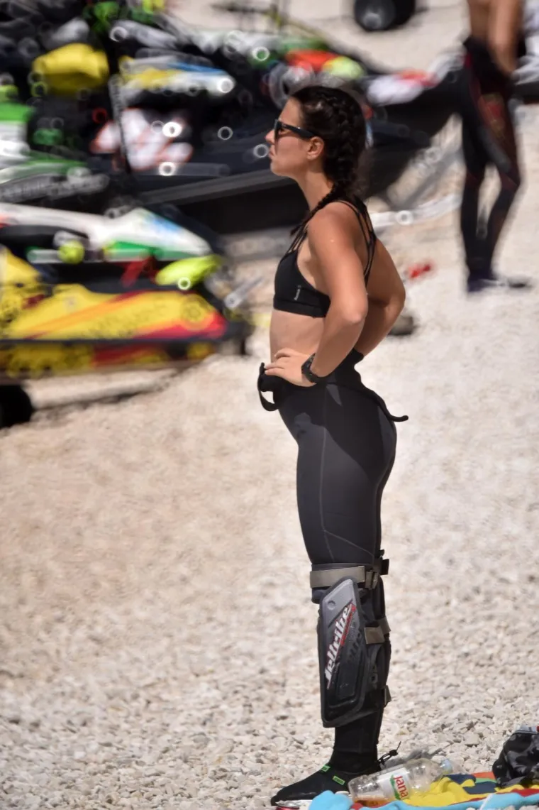 Fažana - Alpe Adria Jet Ski Tour, jet ski natjecanje na plaži kampa Bi-Village gdje će se svjetski poznati vozači na gradskoj plazi natjecati u kategorijama sjedećih, stojećih i egzibicijskih utrki.