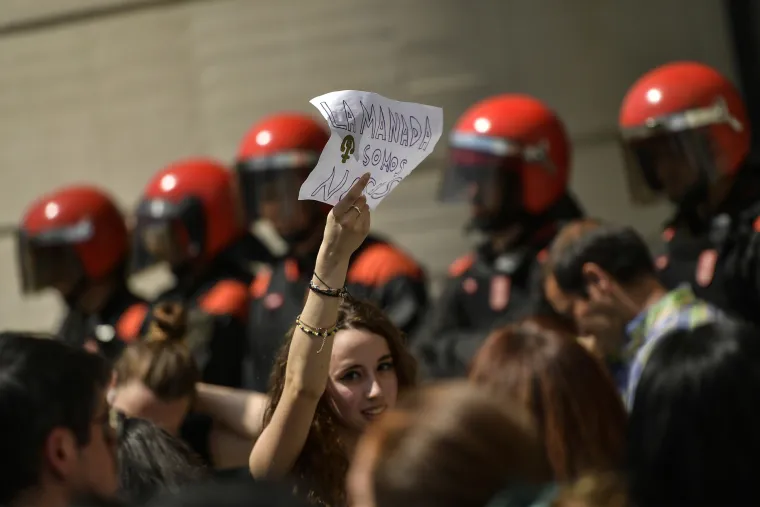 Opsadno stanje u &Scaron;panjolskoj: 'To nije spolno zlostavljanje, to je silovanje!'