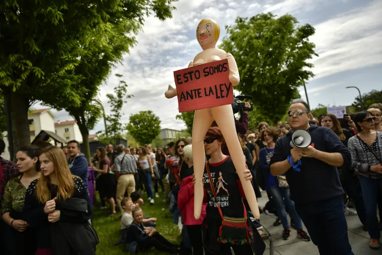 Opsadno stanje u &Scaron;panjolskoj: 'To nije spolno zlostavljanje, to je silovanje!'