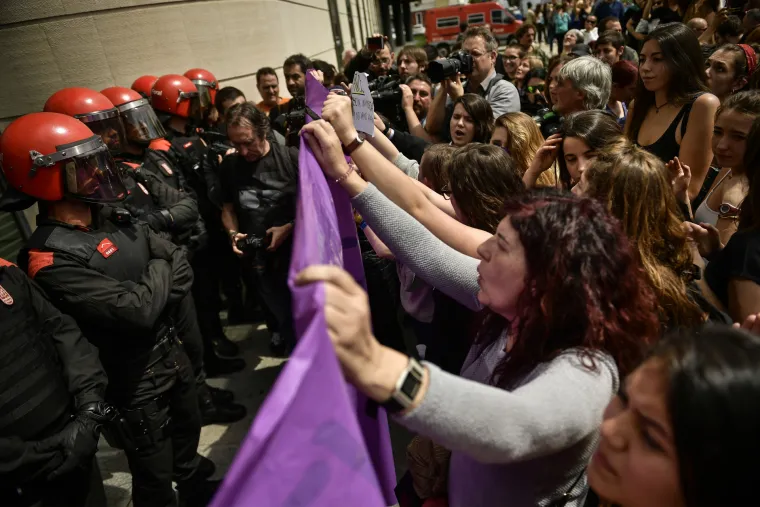 Opsadno stanje u &Scaron;panjolskoj: 'To nije spolno zlostavljanje, to je silovanje!'