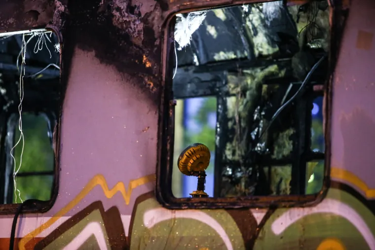 Zagreb: uga&scaron;ena vatra na vagonima koji su planuli na Glavnom kolodvoru