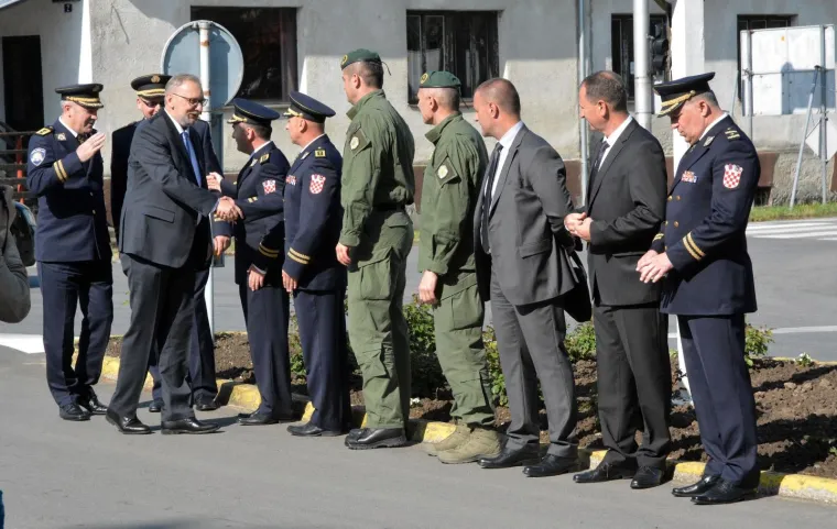 OBLJETNICA AKCIJE BLJESAK: U Okučanima otkriveno spomen-obilježje poginulim braniteljima