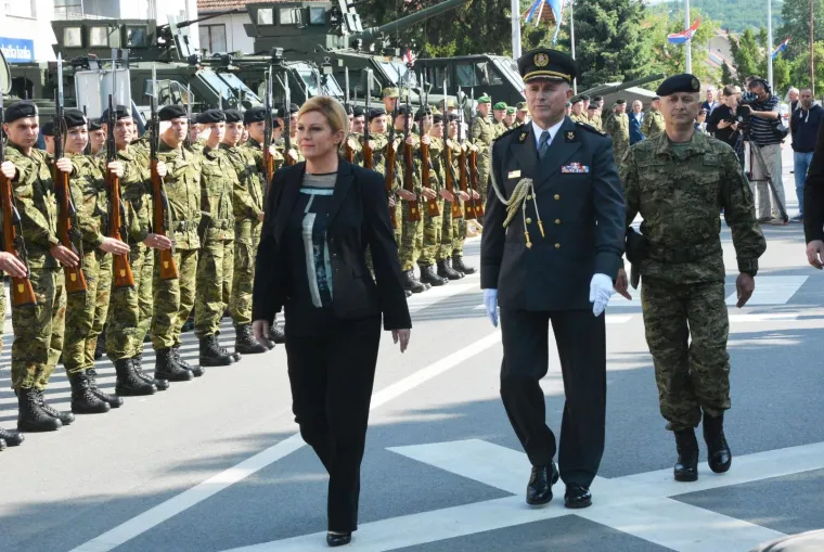 OBLJETNICA AKCIJE BLJESAK: U Okučanima otkriveno spomen-obilježje poginulim braniteljima